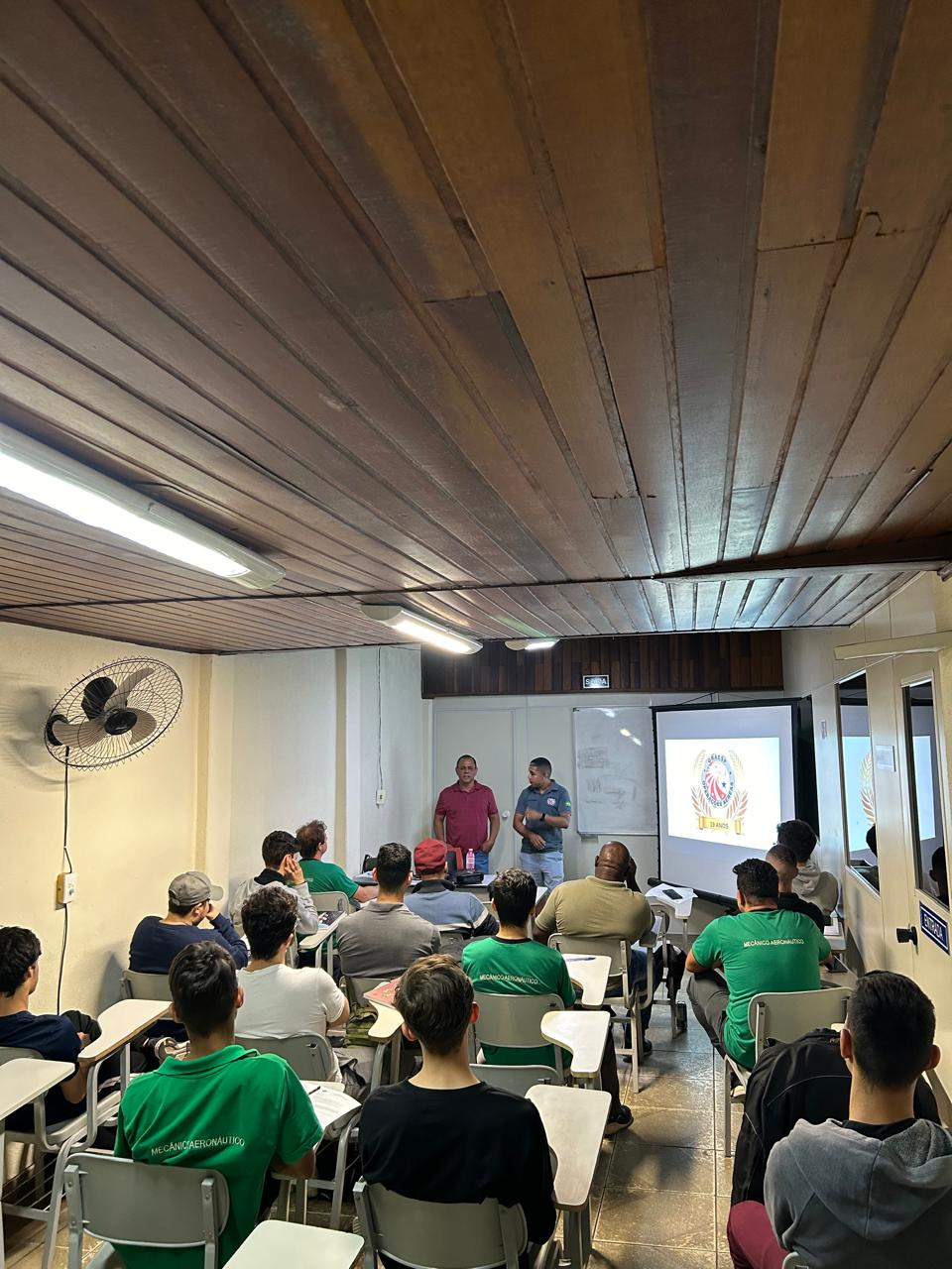 Curso de mecânica de aviões